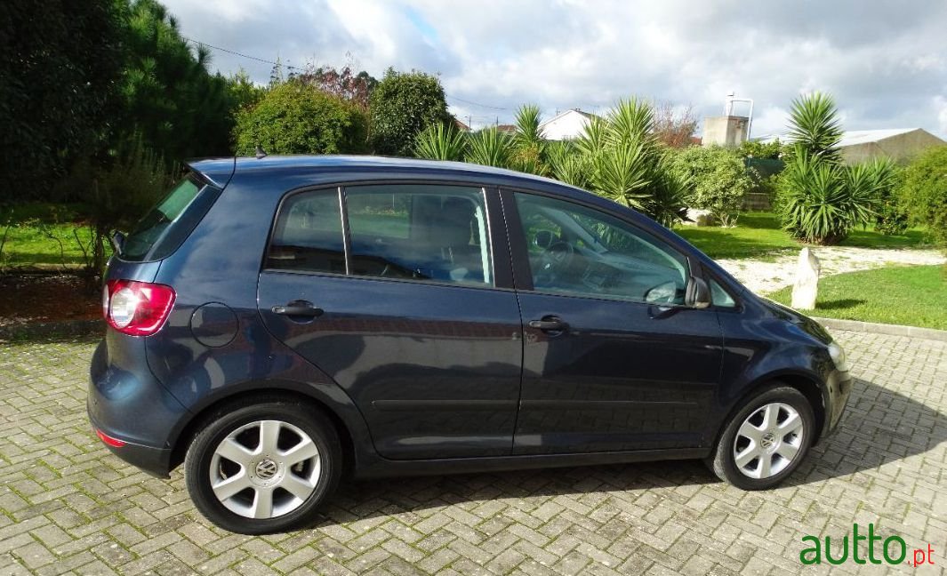 2007' Volkswagen Golf Plus photo #3