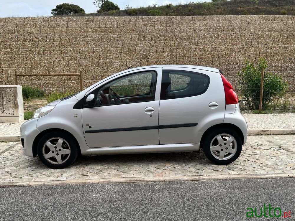 2010' Peugeot 107 photo #4