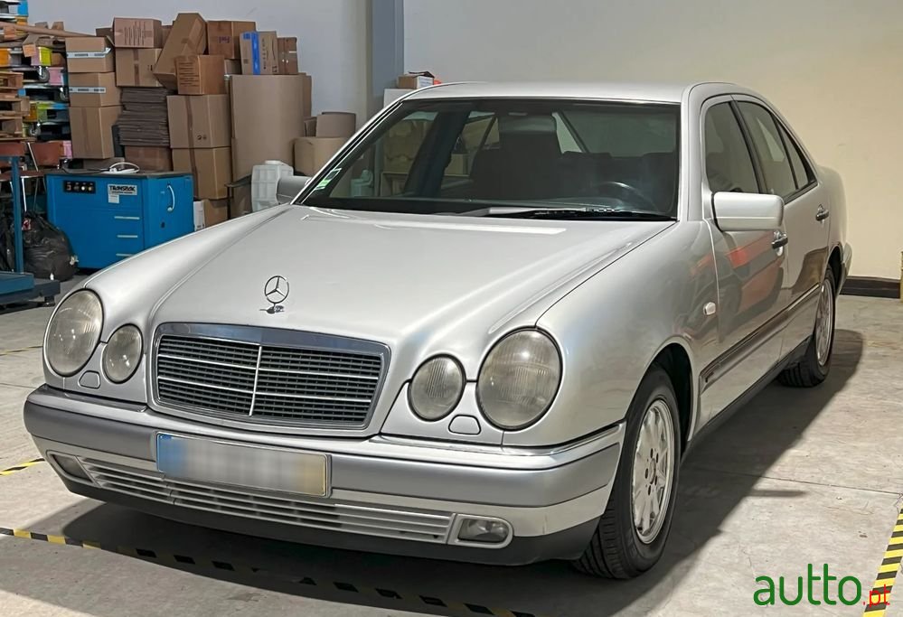 1998' Mercedes-Benz E 250 Td Classic photo #1