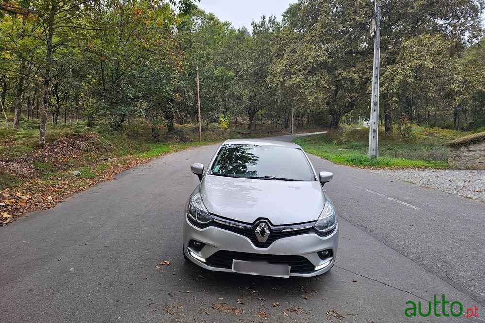 2019' Renault Clio photo #3