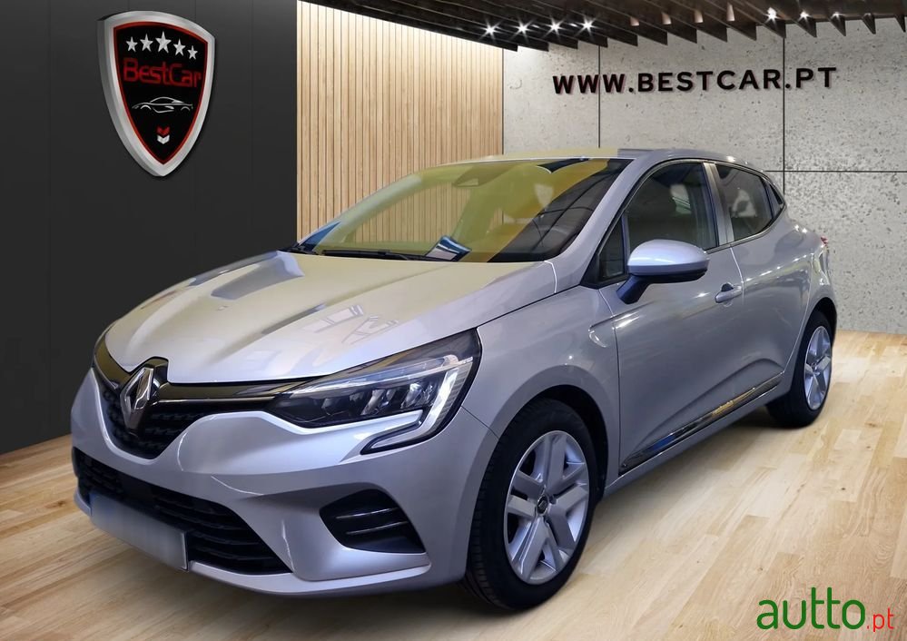 2021' Renault Clio photo #1