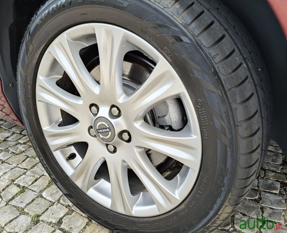 2010' Volvo S80 2.0 D Momentum photo #5