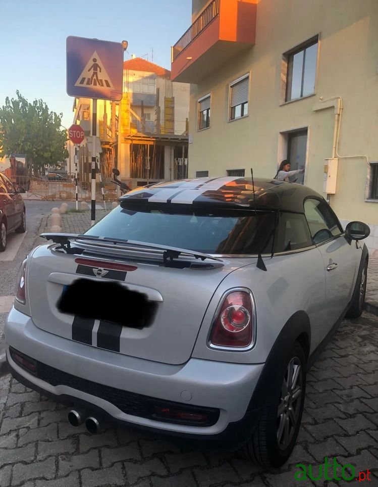 2012' MINI Coupé Cooper S photo #2