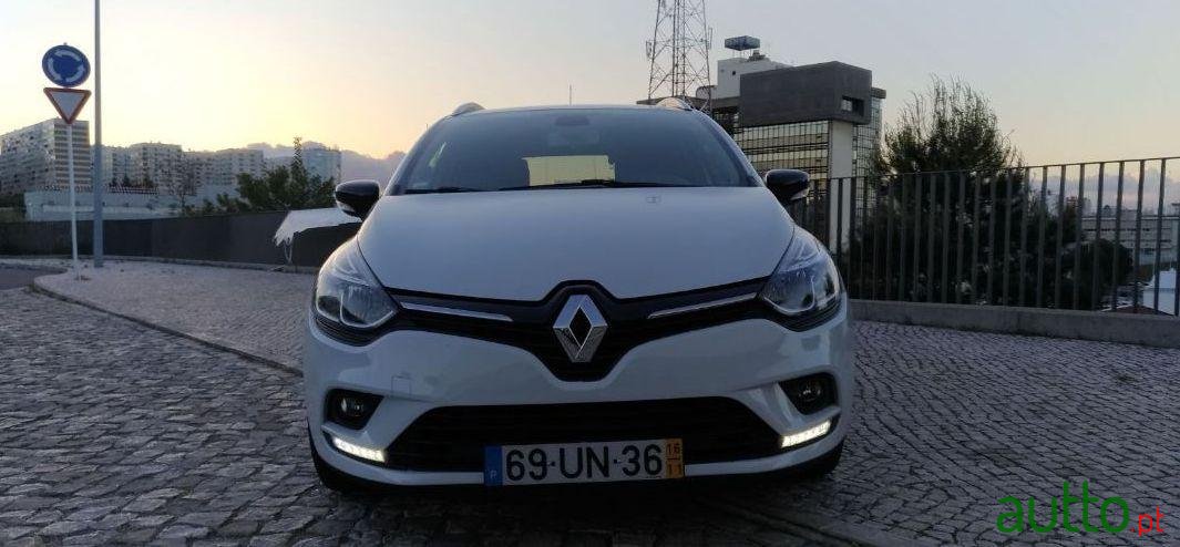 2016' Renault Clio Sport Tourer photo #1