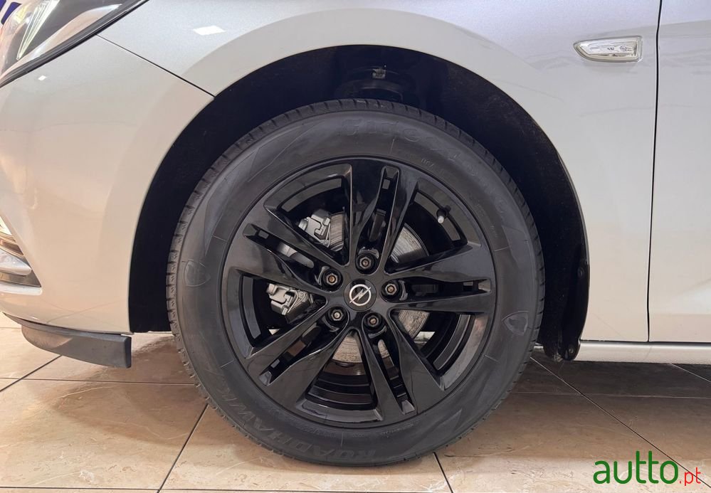 2019' Opel Astra Sports Tourer photo #5