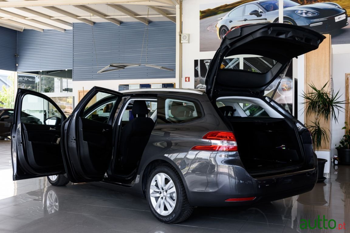 2019' Peugeot 308 Sw photo #5