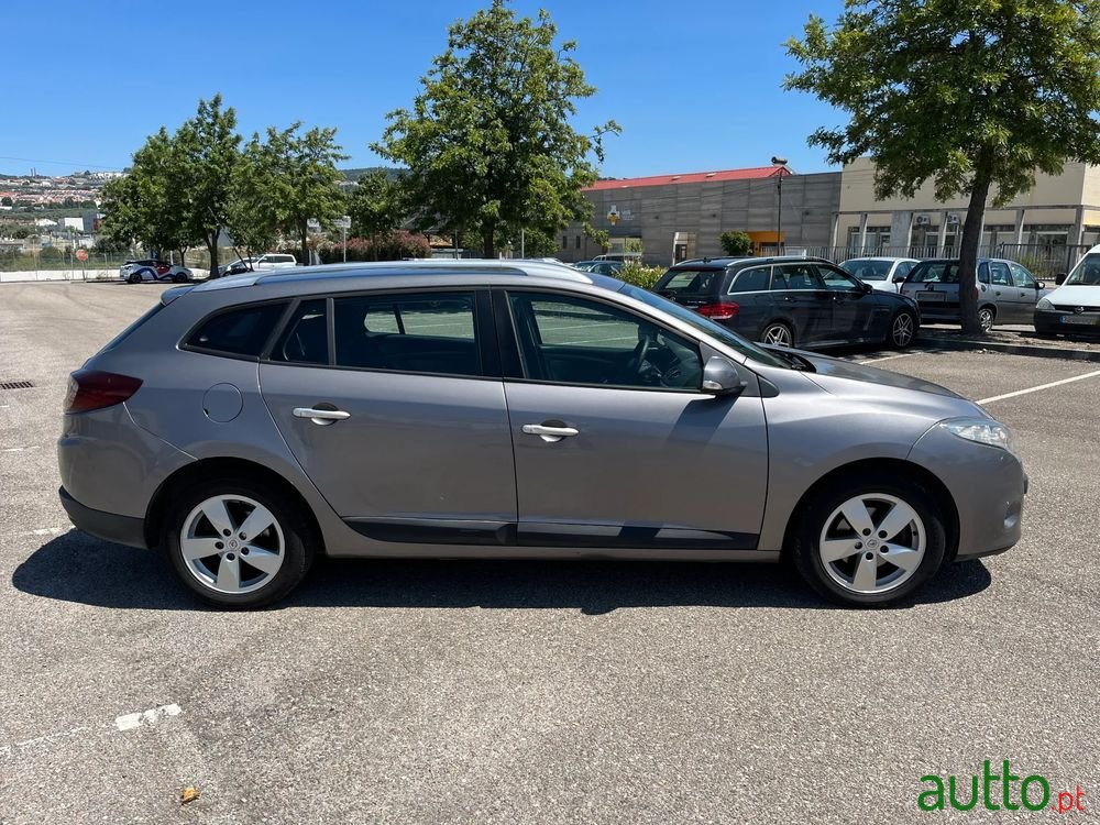 2009' Renault Megane Sport Tourer photo #6