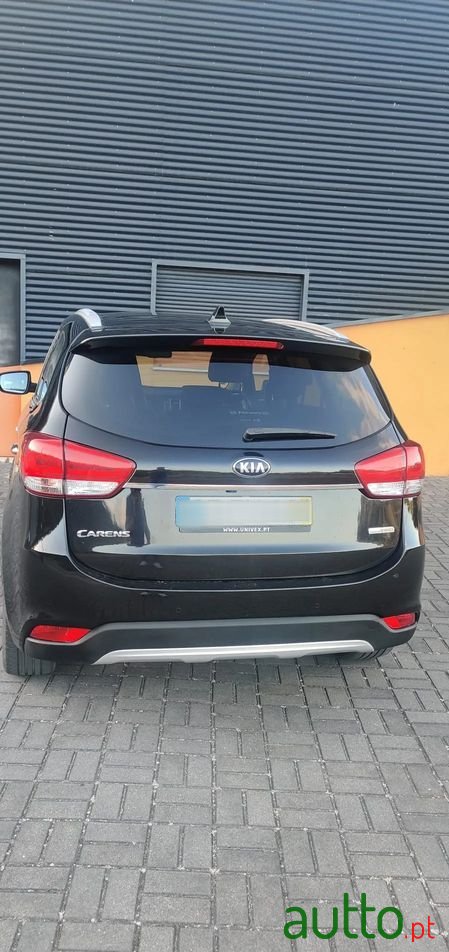 2017' Kia Carens photo #3
