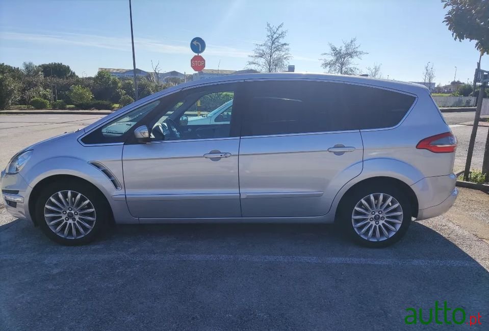 2012' Ford S-Max photo #1