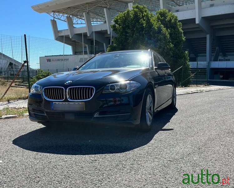 2016' BMW 520 Gran Turismo photo #5