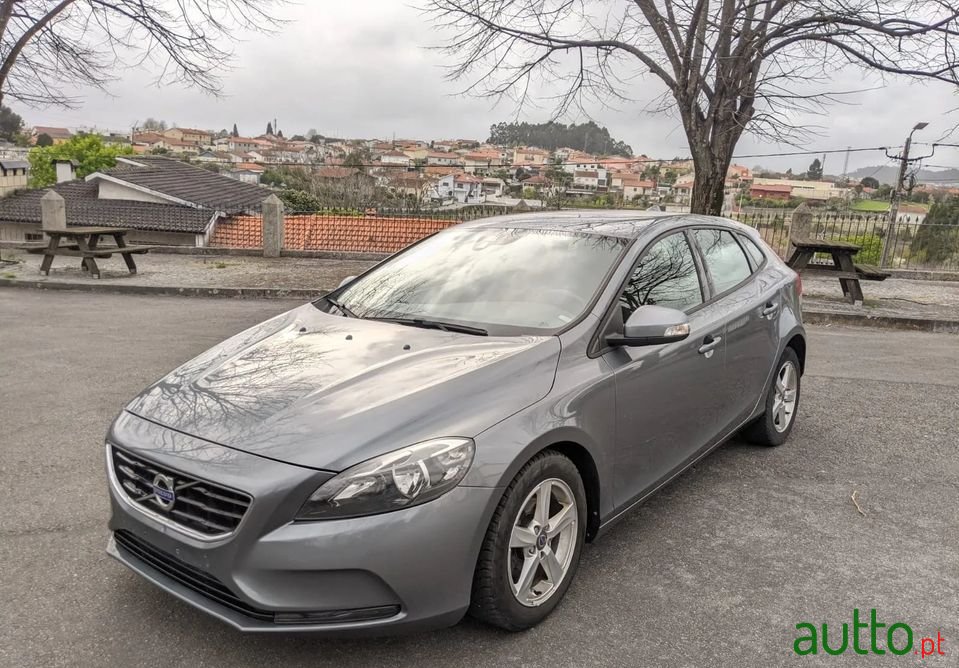 2014' Volvo V40 photo #1
