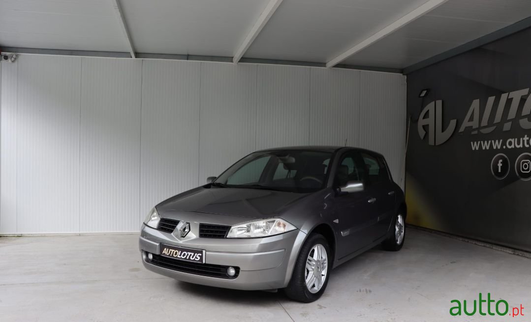2004' Renault Megane photo #3