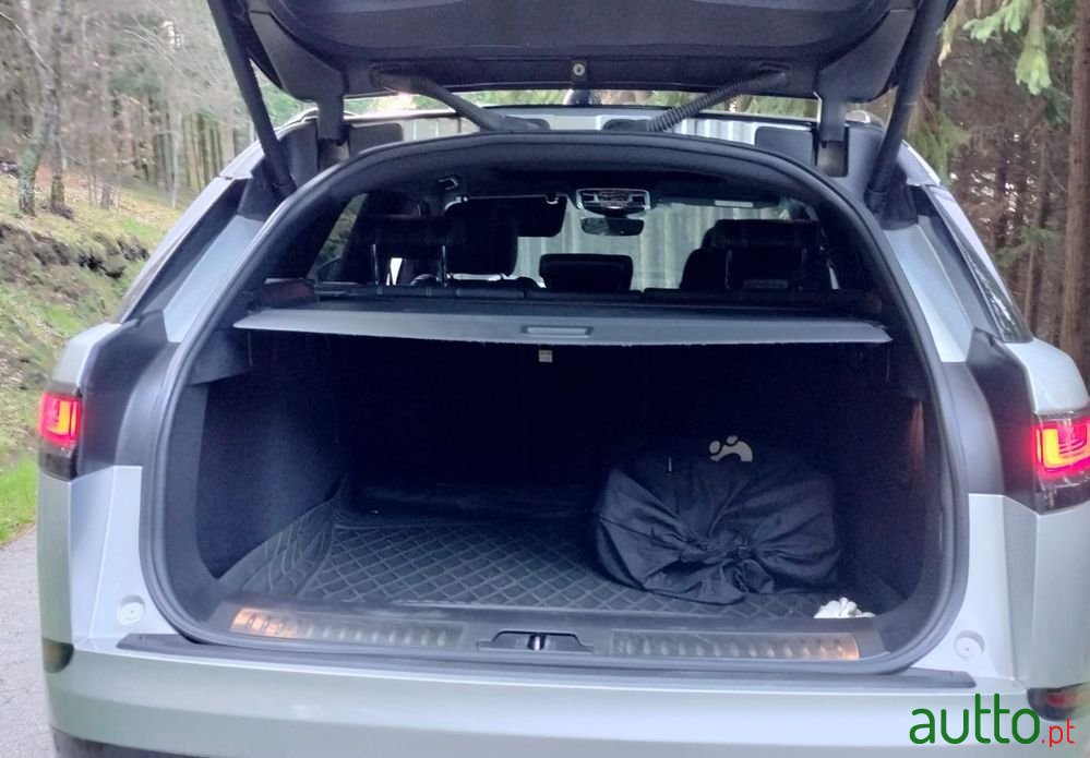 2018' Land Rover Range Rover Velar photo #6