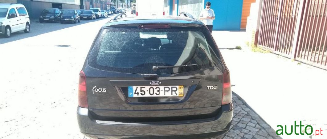 2000' Ford Focus Sw photo #2