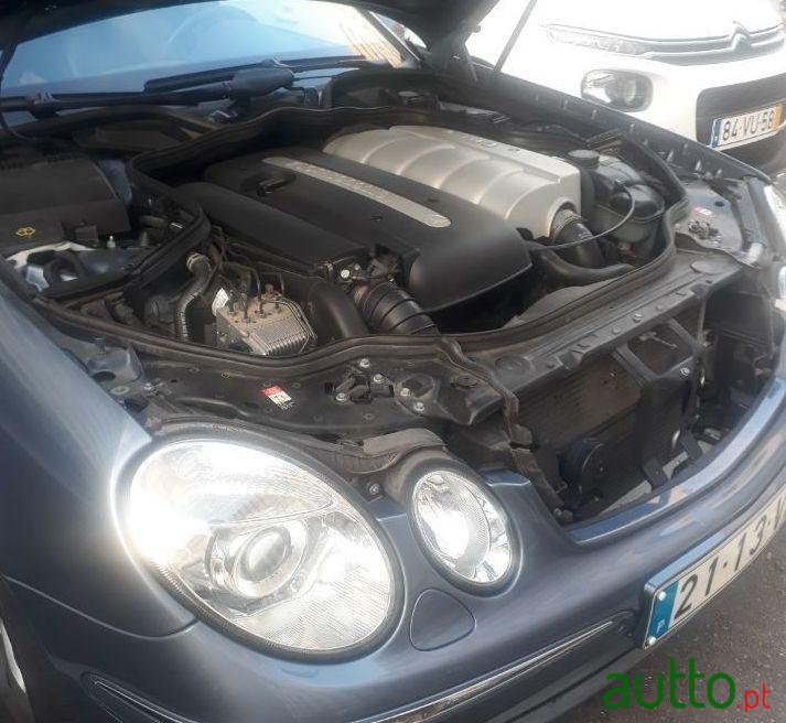 2003' Mercedes-Benz E-220 photo #1