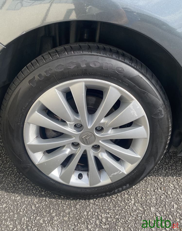 2012' Citroen C4 photo #5