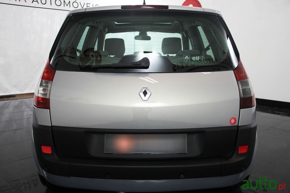 2005' Renault Scenic 1.5 Dci Dynamique photo #4