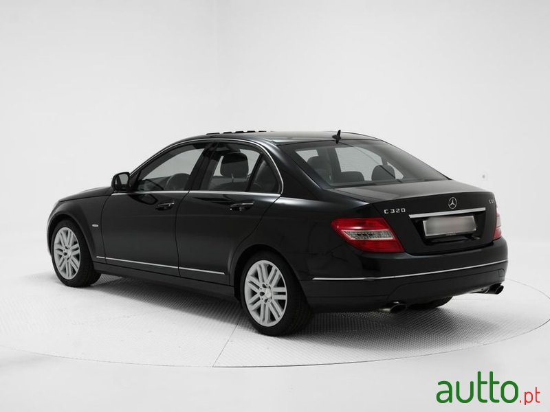 2008' Mercedes-Benz Classe C photo #3