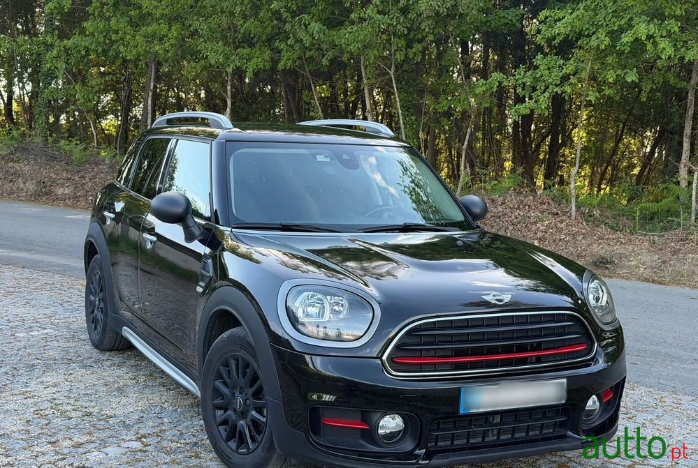 2018' MINI Countryman One D photo #1