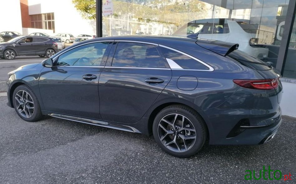 2020' Kia Proceed 1.0 T-Gdi Gt Line photo #2