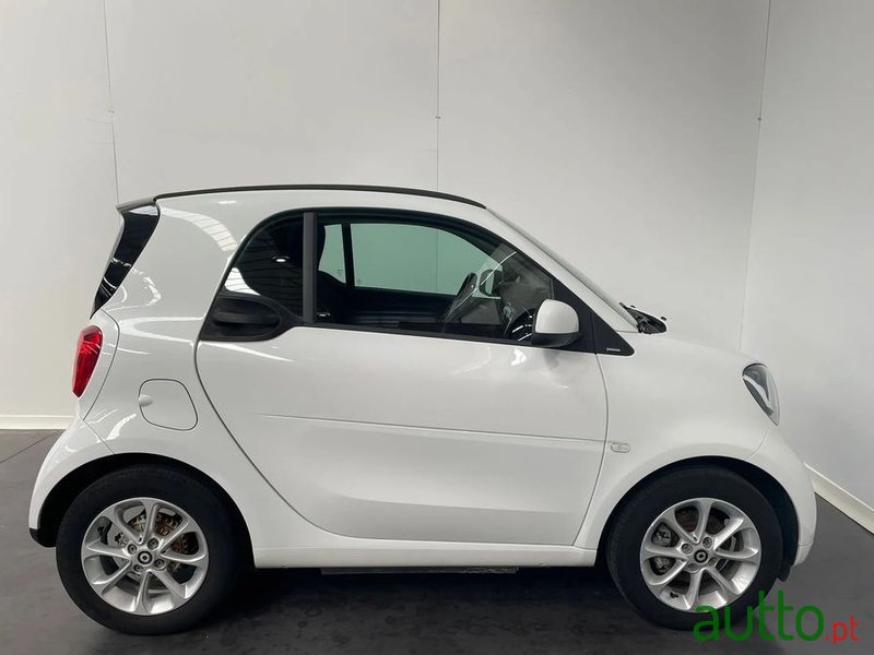 2018' Smart Fortwo photo #3