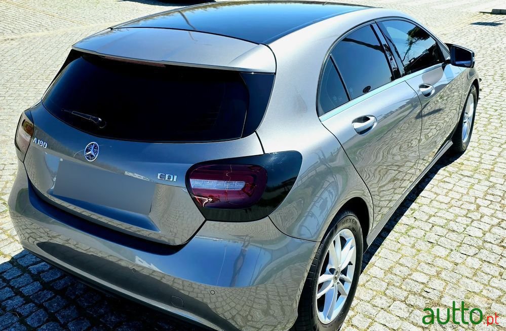 2013' Mercedes-Benz Classe A photo #4