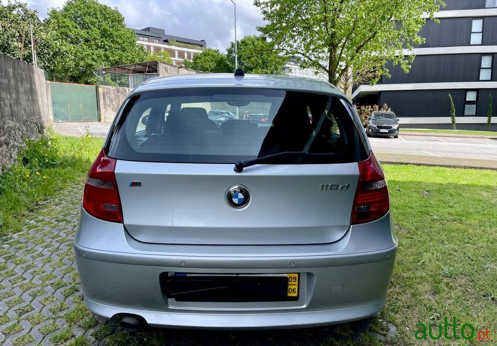 2009' BMW 118 D photo #3