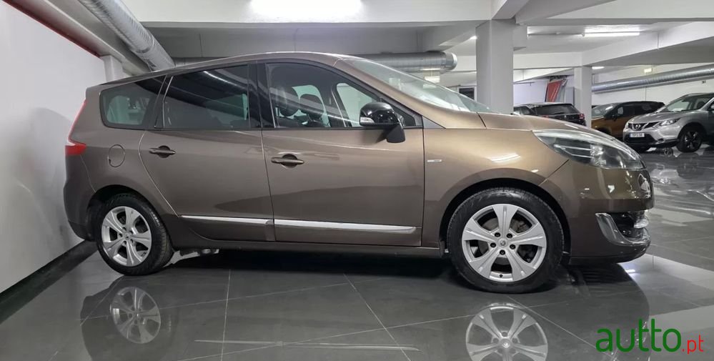 2012' Renault Grand Scenic photo #4