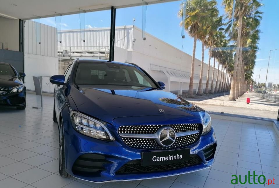 2020' Mercedes-Benz C-300 photo #3