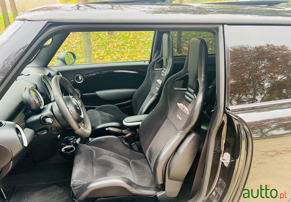 2009' MINI 3 Portas John Cooper Works photo #6