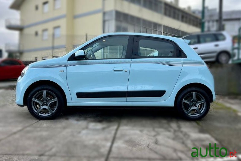 2014' Renault Twingo photo #2