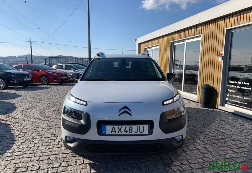 2017' Citroen C4 Cactus photo #3