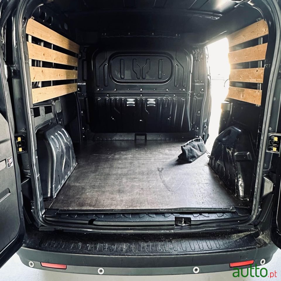 2017' Opel Combo photo #5