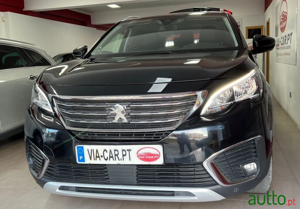 2018' Peugeot 5008 photo #3
