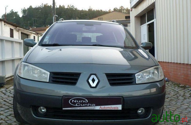 2005' Renault Megane Break photo #2