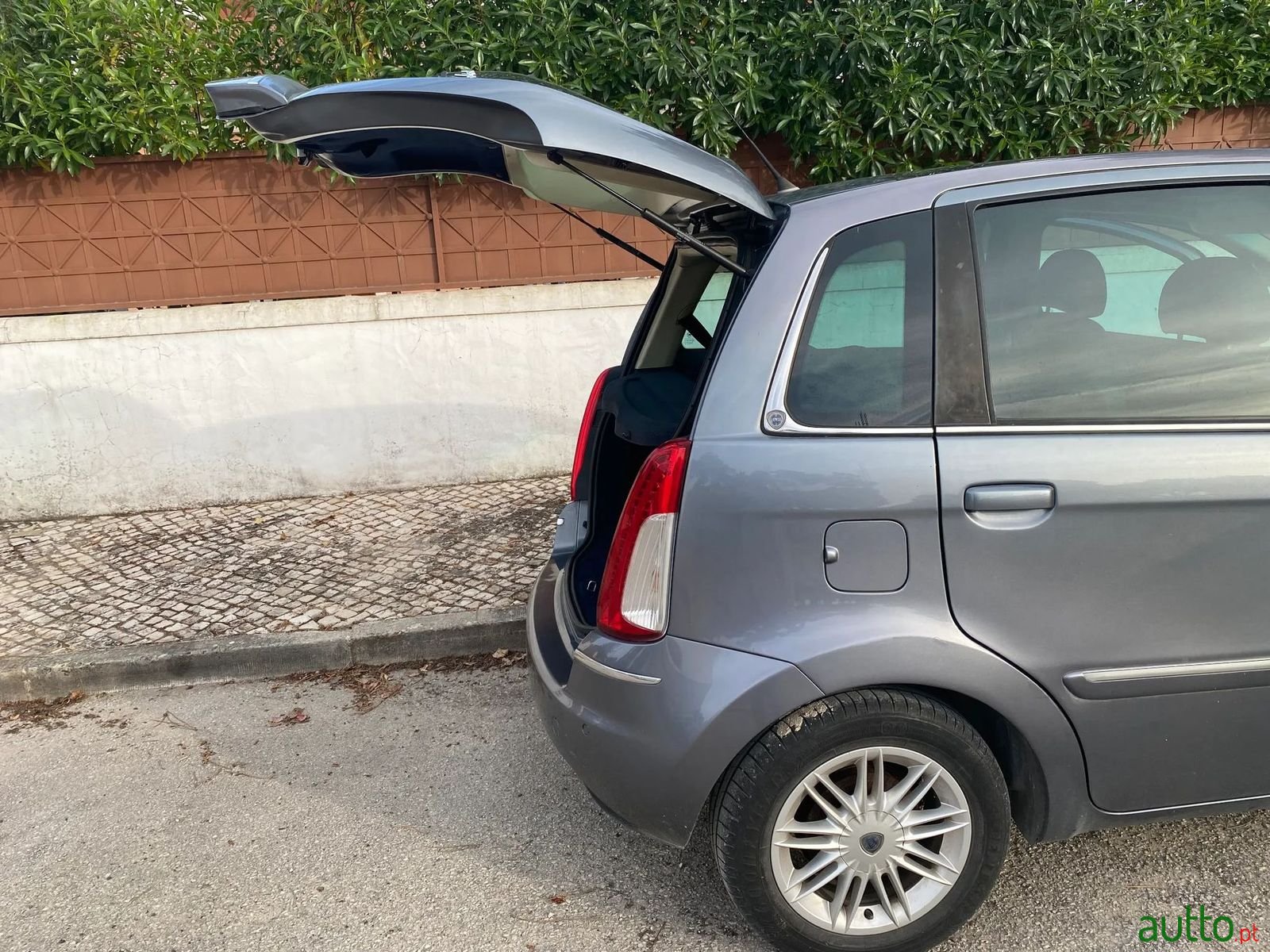 2008' Lancia Musa photo #6