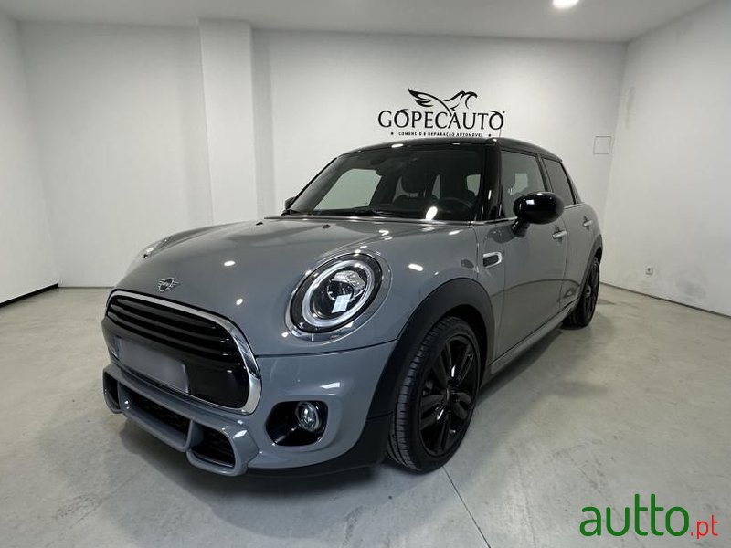 2020' MINI Cooper photo #1