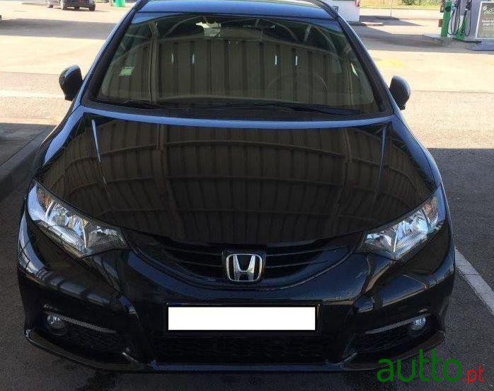 2015' Honda Civic Tourer photo #2