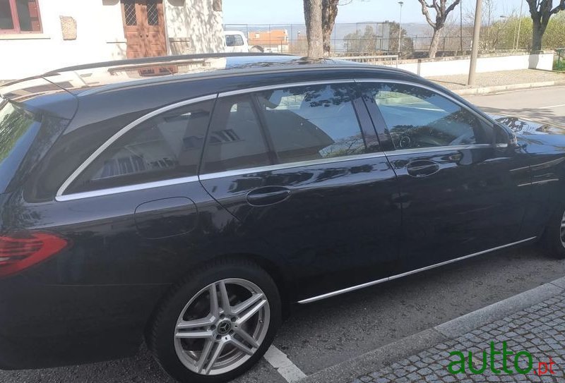 2020' Mercedes-Benz Classe C photo #5