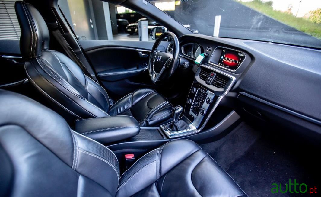 2015' Volvo V40 photo #4