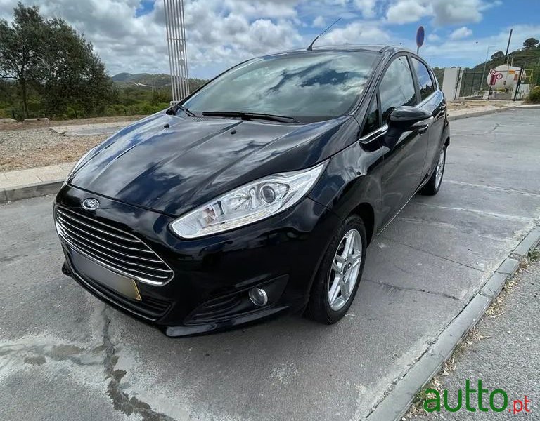 2014' Ford Fiesta photo #3