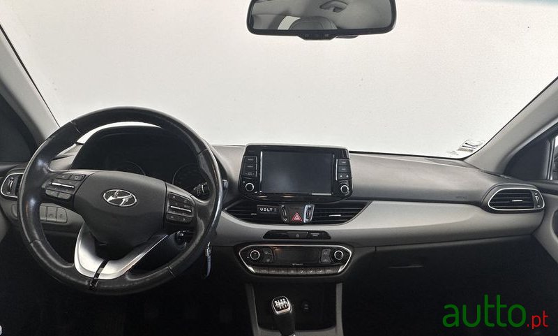 2017' Hyundai i30 photo #4