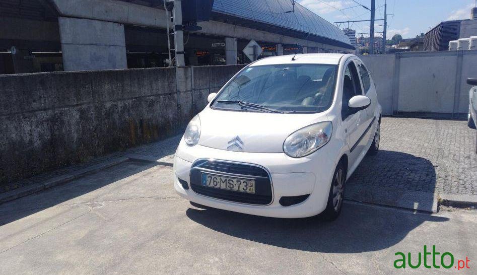 2012' Citroen C1 Seduction photo #2