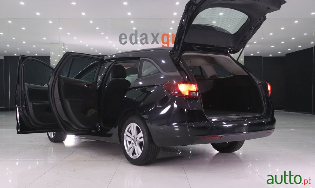 2017' Opel Astra Sports Tourer photo #5