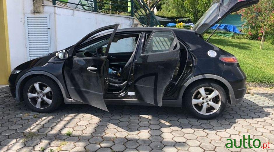 2008' Honda Civic Sport photo #2