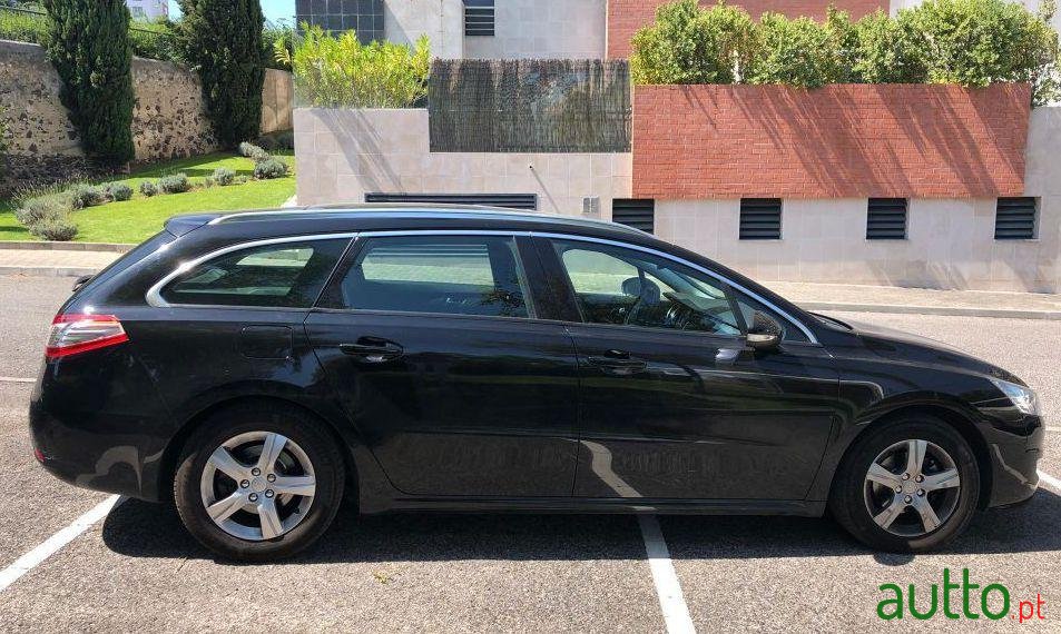 2013' Peugeot 508 Sw photo #2