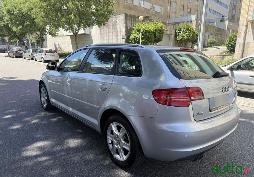 2009' Audi A4 2.0 Tdi Advance photo #4