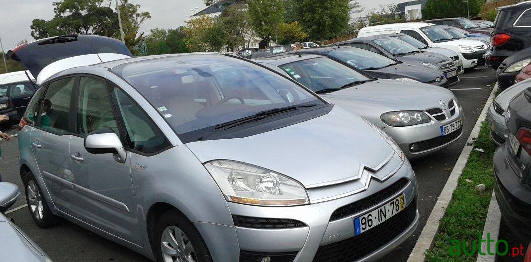 2009' Citroen C4 Picasso photo #3