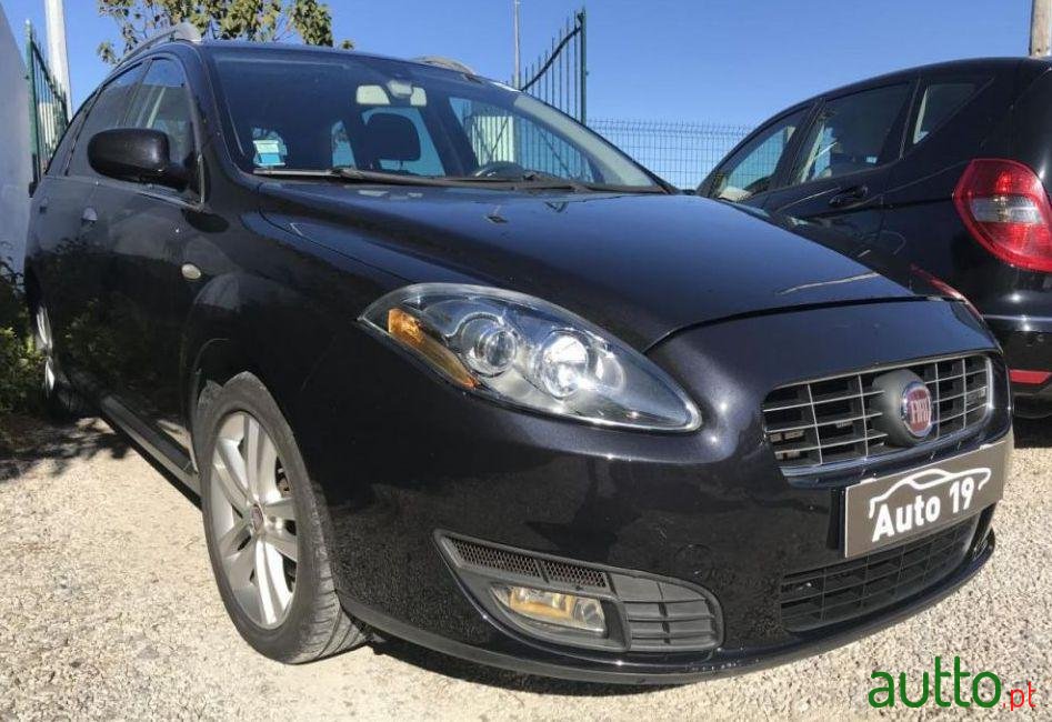 2008' Fiat Croma photo #1