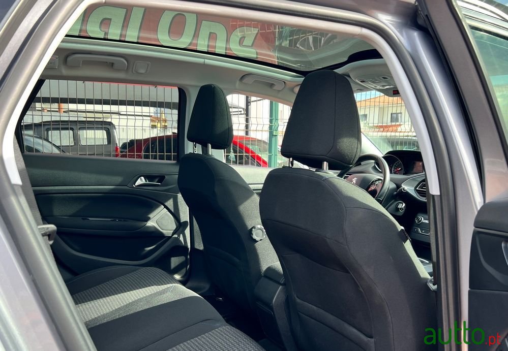 2019' Peugeot 308 Sw photo #6